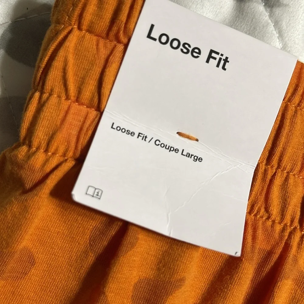 NWT Nike girl’s loose fit shorts XL